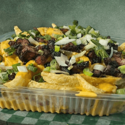 Bandeja de papas cheddar y panceta