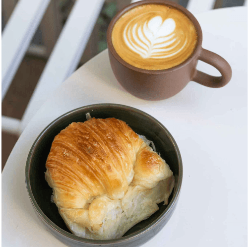 Medialunas mas Café