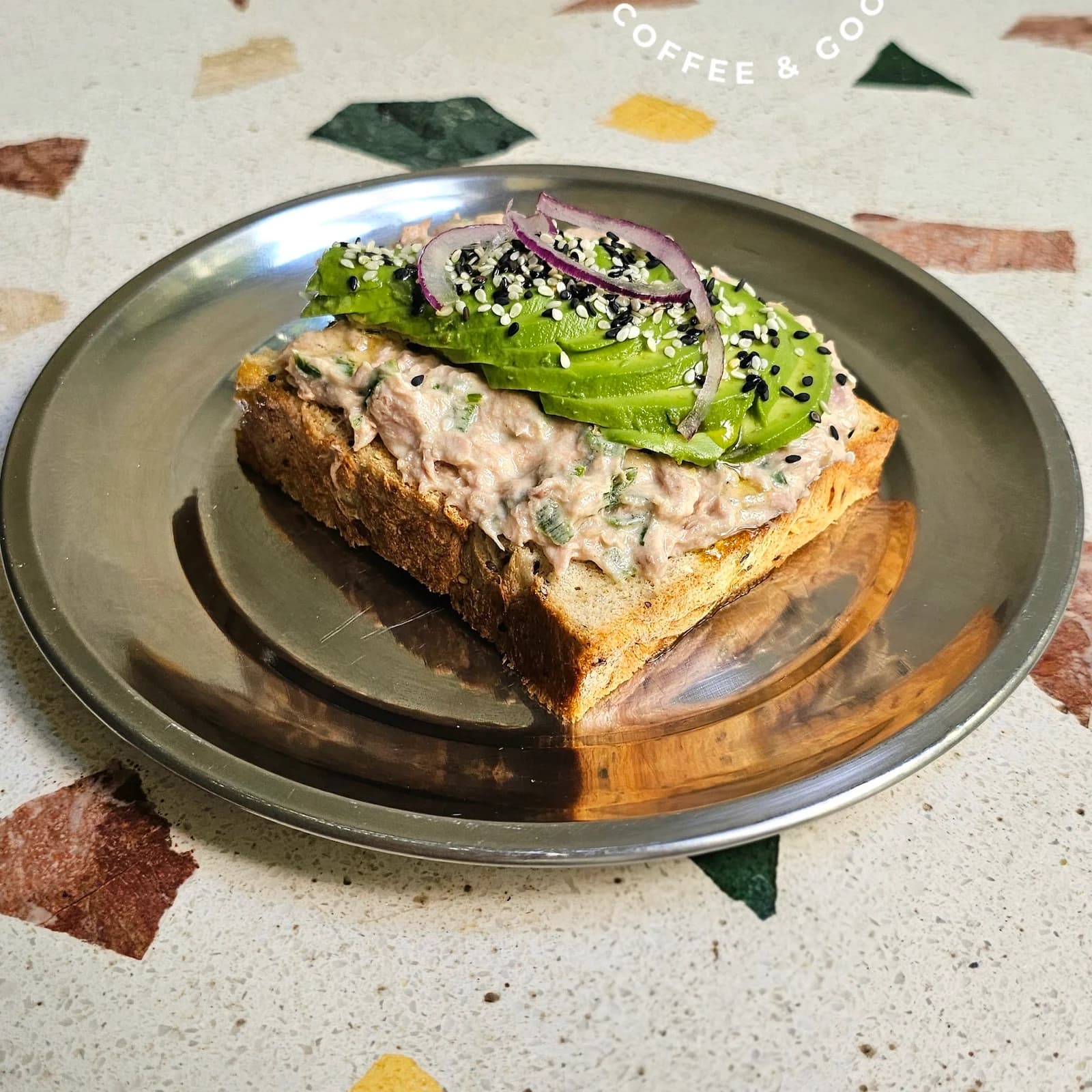Tostada atún