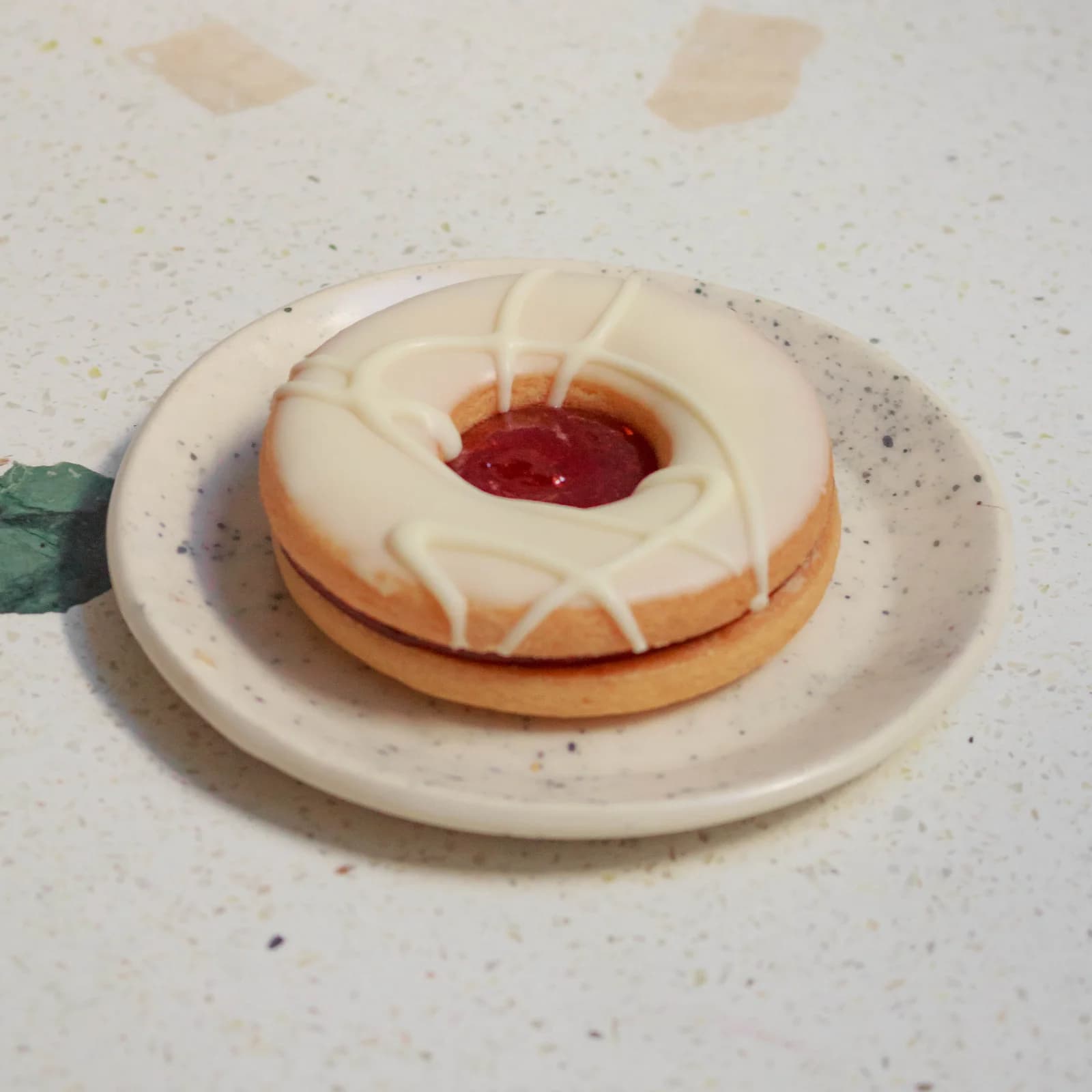 Alfajor con frambuesa
