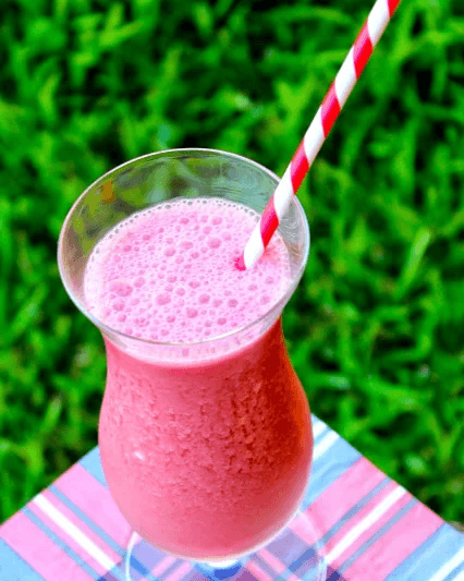 Licuado de frutilla con leche