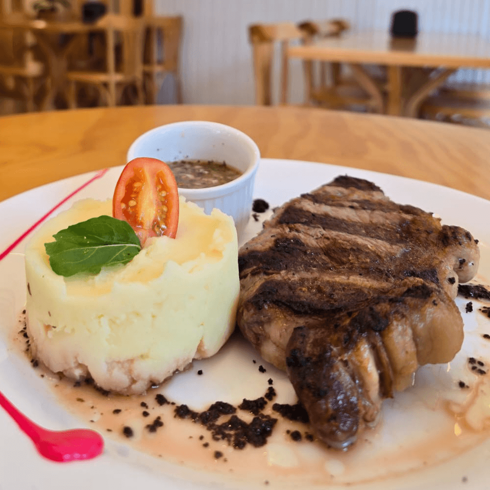 Bife de chorizo con criolla