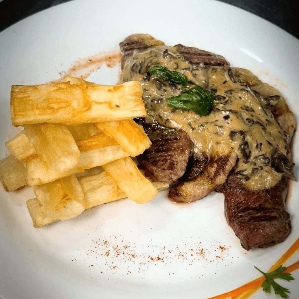 Picaña con salsa de champiñones