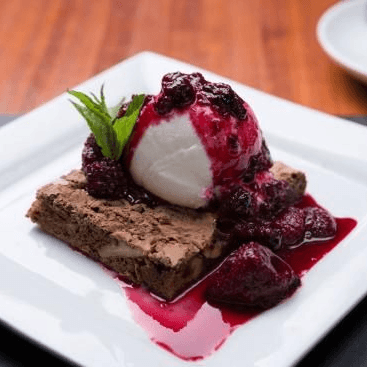 Brownie con helado